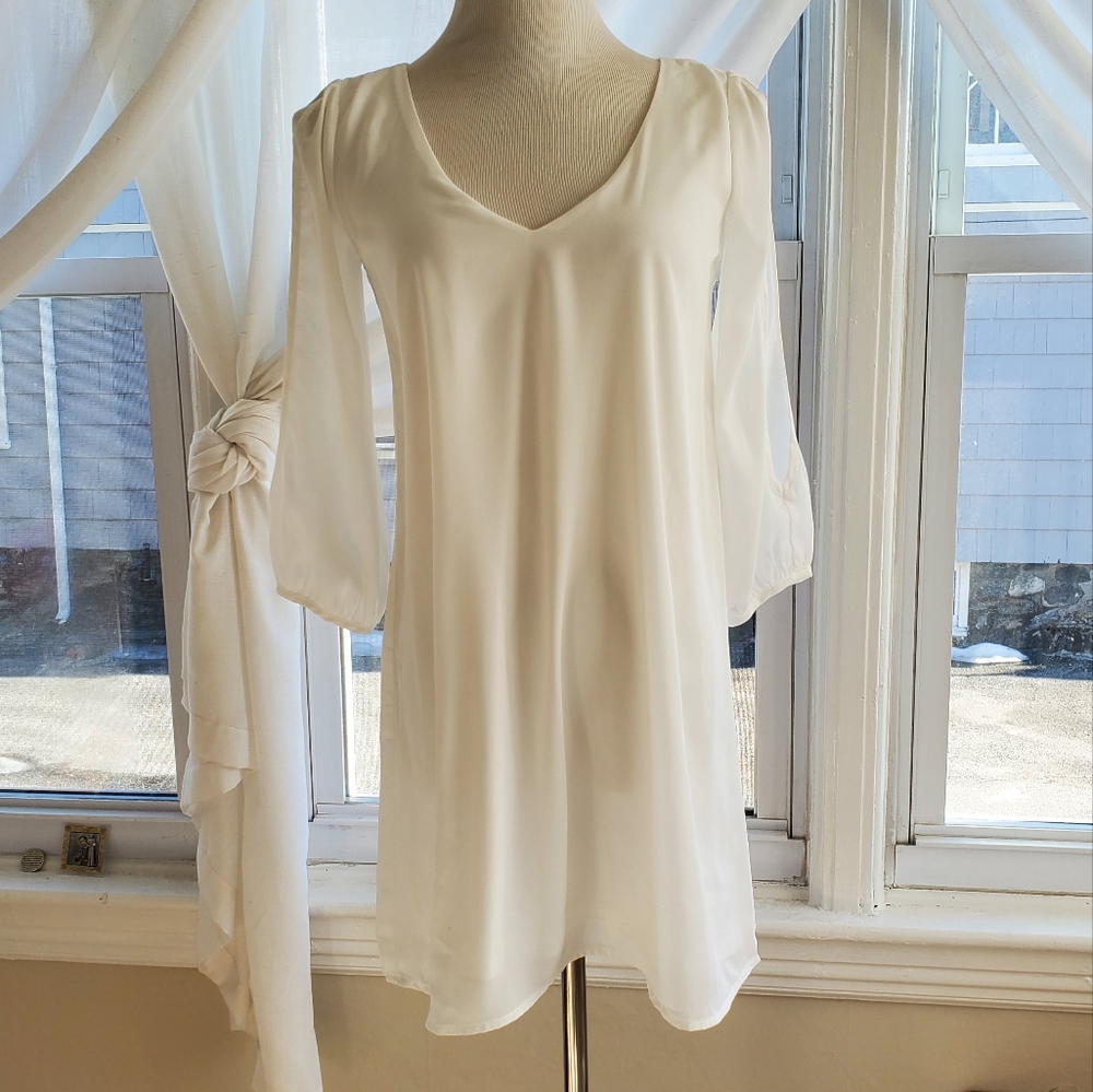 Lulu's slit sleeve shift dress